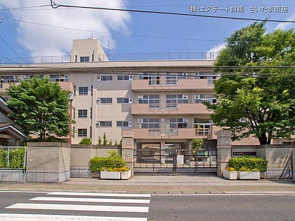 さいたま市立土合中学校（1110m）