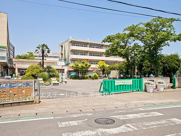 さいたま市立芝川小学校（730m）