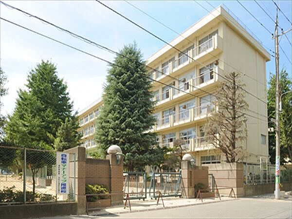 さいたま市立常盤中学校（710m）