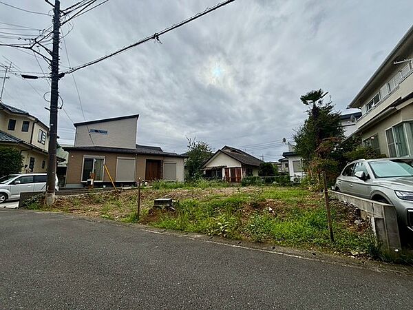 穏やかな時間が流れる落ち着いた住環境に寄り添う、これからの暮らしを描くゆとりある空間