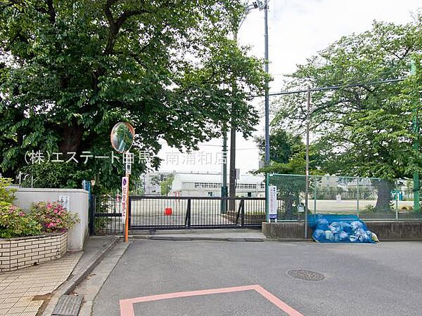 さいたま市立本太小学校（290m）