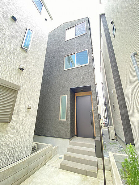 外観：311002248594