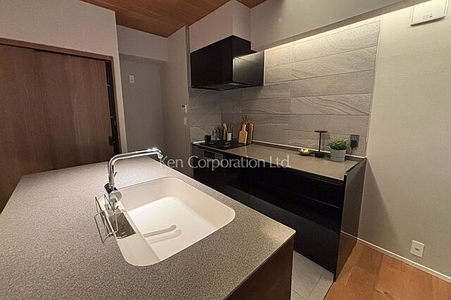 キッチン 朝日サテライト六本木 1階/-