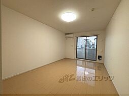 近鉄奈良線 生駒駅 徒歩13分の賃貸アパート 2階1Kのリビング/ダイニング