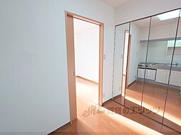 近鉄けいはんな線 荒本駅 徒歩6分の賃貸マンション 4階1Kのリビング/ダイニング