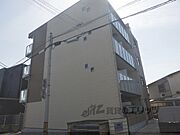 尼崎駅より徒歩9分 築8年11ヶ月 4階建の賃貸物件