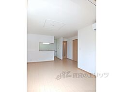 JR片町線(学研都市線) 鴻池新田駅 徒歩10分の賃貸アパート 1階1LDKのリビング/ダイニング