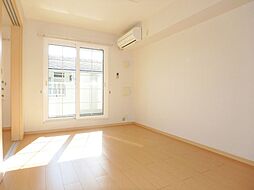 JR紀勢本線 徳和駅 3.2kmの賃貸アパート 2階2LDKのリビング/ダイニング