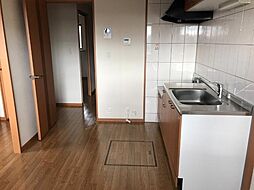 エバー　プレイスB 107 1階2DKのリビング/ダイニング