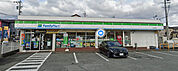 ファミリーマート 松阪学園前店 696m