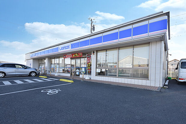 ローソン 平塚かまくら橋店まで約407m