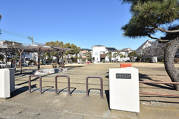 幸町児童公園まで約93m