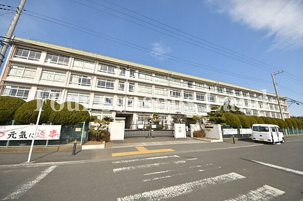 平塚市立大住中学校まで約1955m