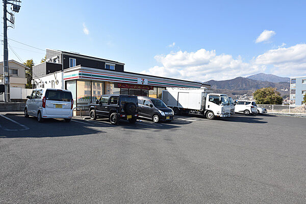 セブンイレブン 平塚真田2丁目店まで約879m