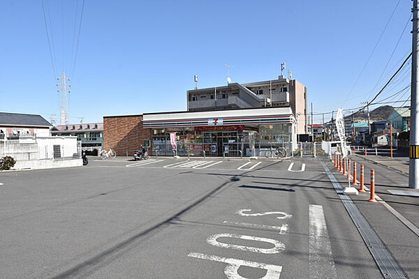 セブンイレブン 平塚出縄店まで約247m