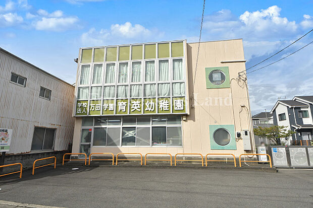 育英幼稚園まで約142m