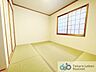 和室：1階、和室約6.0帖。和室ならではの落ち着いた空間は、家族団らんの場としてもおすすめ。日常に和の安らぎを取り入れられます。