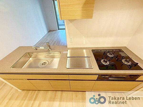 調理の幅が広がるグリル付きの3つ口コンロで、お料理がもっと楽しくなりますね♪