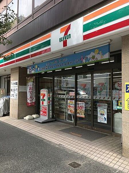 セブンイレブン高田馬場店 徒歩5分。 400m