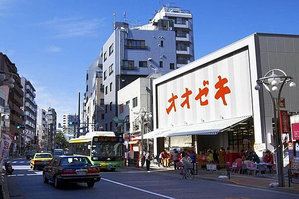 スーパーオオゼキ高田馬場店 徒歩3分。 260m