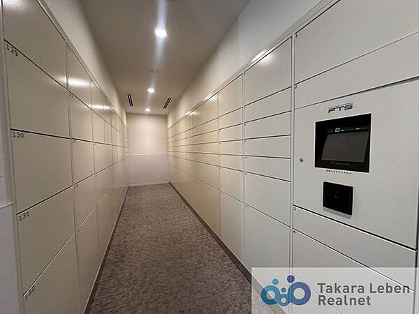 不在時の荷物の受け取りに便利な宅配ボックス。再配達依頼時の休日の時間の拘束から解放されます。
