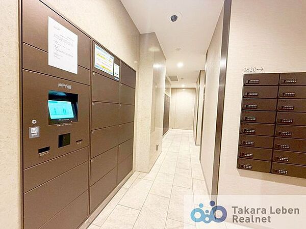 不在時の荷物の受け取りに便利な宅配ボックス。再配達依頼時の休日の時間の拘束から解放されます。