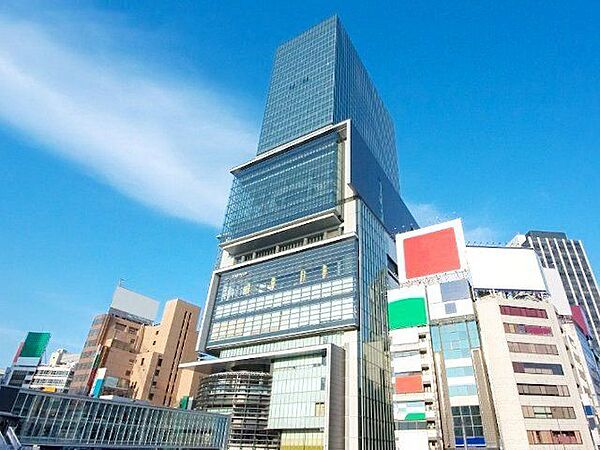 渋谷ヒカリエ 徒歩3分。 230m
