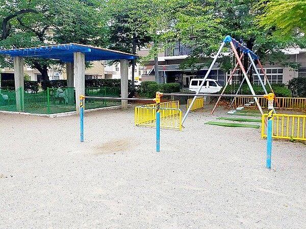 千歳公園 徒歩17分。 1360m