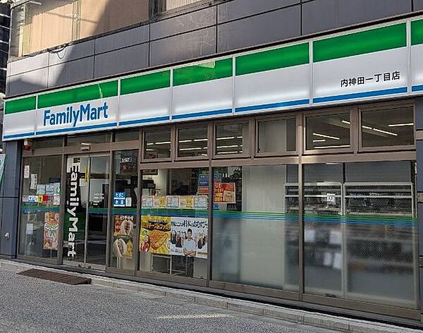 ファミリーマート内神田一丁目店 徒歩1分。 30m
