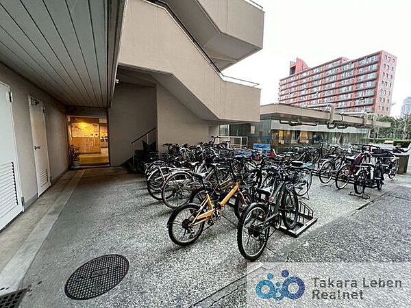 駐輪場は1台1台をきれいに止められる仕様なので、常にきれいさを保っています。