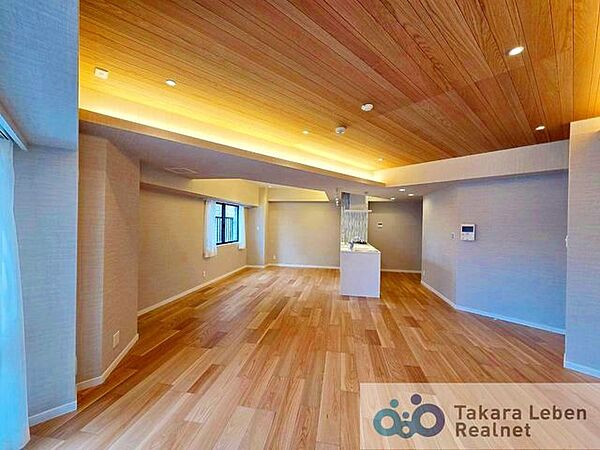 毎日のお食事やティータイム、読書やお昼寝など、なんでも受け入れてくれる自由で心地良いリビング。プライベートタイムの満足感を大きく高められる空間です。