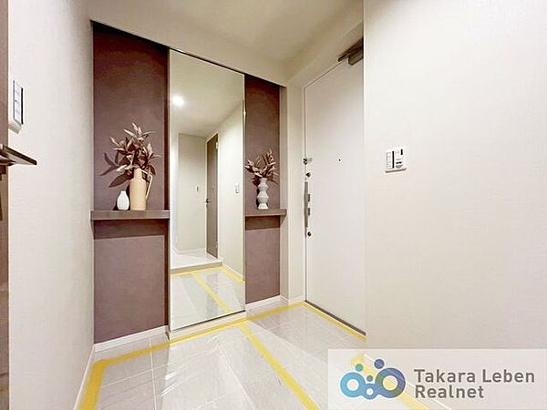 毎日の行き帰りで使う大事な玄関。明るい空間に仕上がりました。