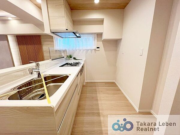 スペースにゆとりがあり、ご夫婦やお子様と並んでのお料理が楽しめそうです。