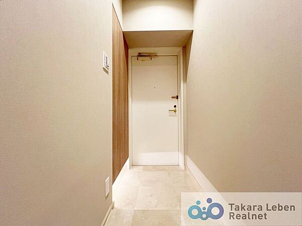 清潔感のある玄関がお出迎え♪玄関を開けた時に楽しい新生活を予感させます。