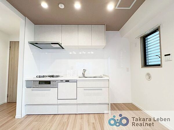 ご夫婦やご家族で並んでお料理ができるよう十分なスペースを確保しました。