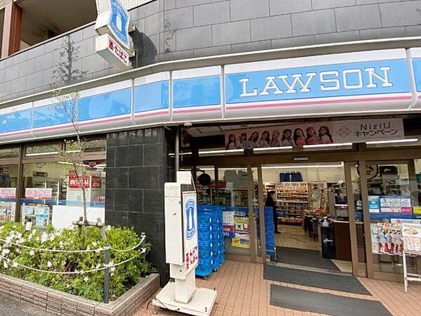 ローソン代々木西参道店 徒歩4分。 310m