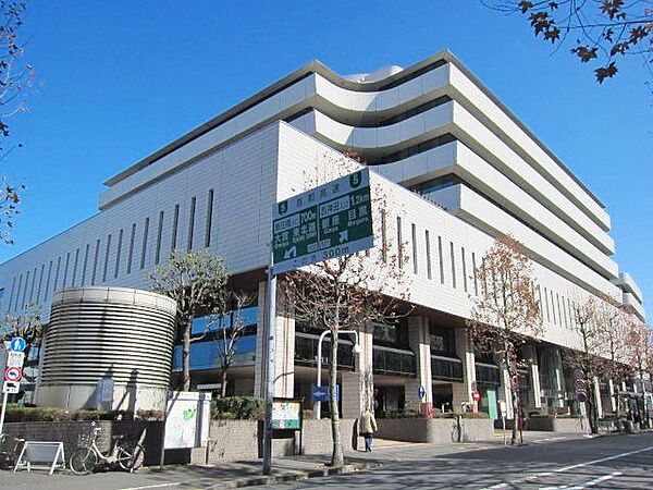 独立行政法人地域医療機能推進機構JCHO東京新宿メディカルセンター 徒歩8分。 610m