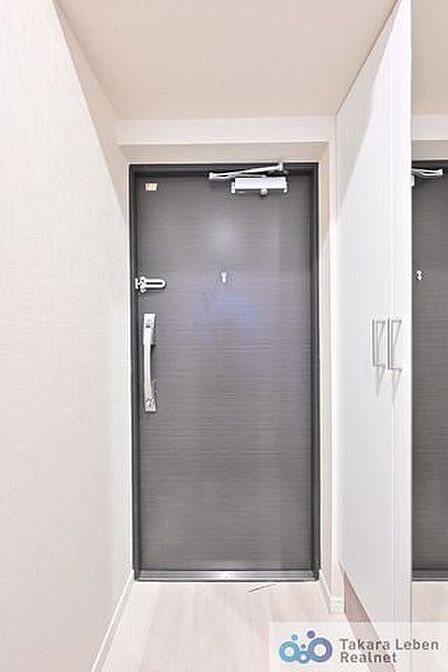 清潔感のある玄関がお出迎え♪玄関を開けた時に楽しい新生活を予感させます。
