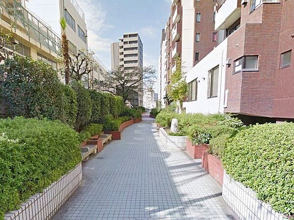 桃園川緑道 徒歩4分。 300m
