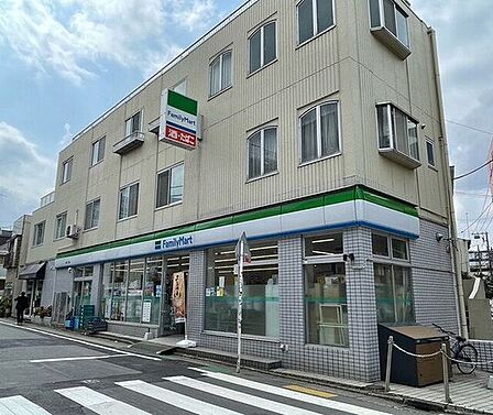 ファミリーマート池尻二丁目店 徒歩2分。 160m