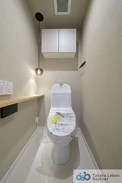 清潔感のあるトイレは、お手入れのしやすさにも配慮された使い勝手の良い空間です。