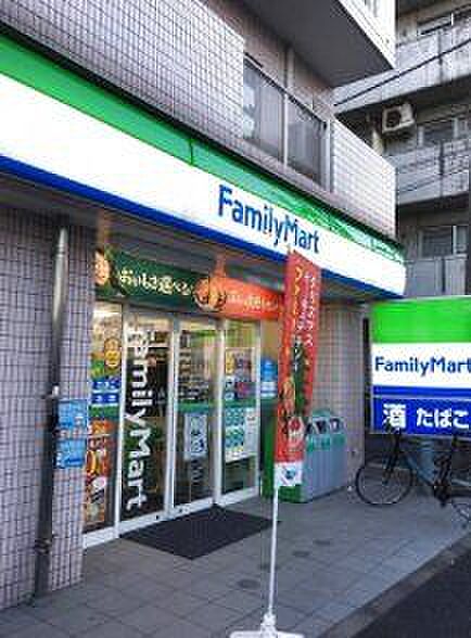ファミリーマート世田谷淡島通り店 徒歩2分。 130m