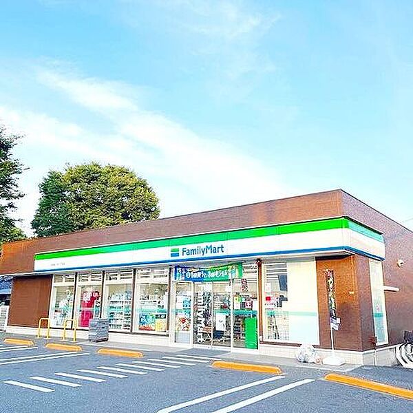 ファミリーマート杉並松ノ木一丁目店 徒歩7分。 550m