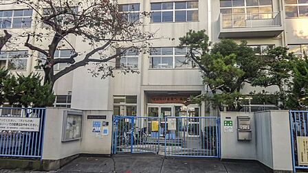 大田区立高畑小学校 徒歩2分。 160m