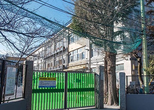杉並区立高井戸第三小学校 徒歩9分。 660m