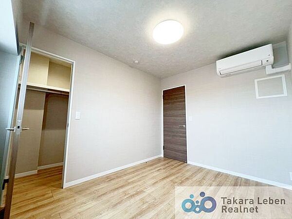 洋室約6.0帖。お子さまのお部屋や、集中して作業をする際のお部屋など、様々な用途での使用が期待できます。