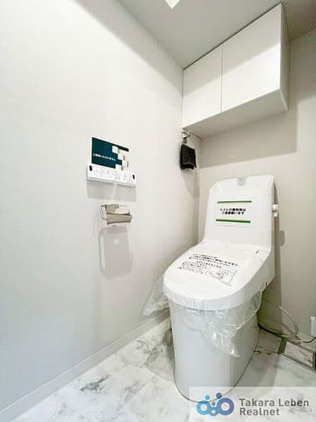 清潔感のあるトイレは、お手入れのしやすさにも配慮された使い勝手の良い空間です。