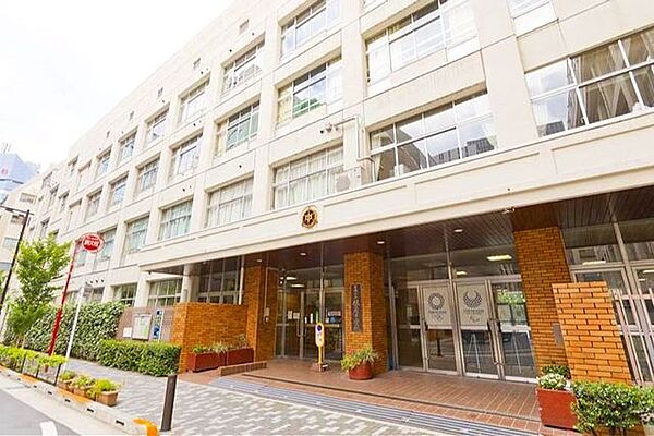 中央区立銀座中学校 徒歩14分。 1090m