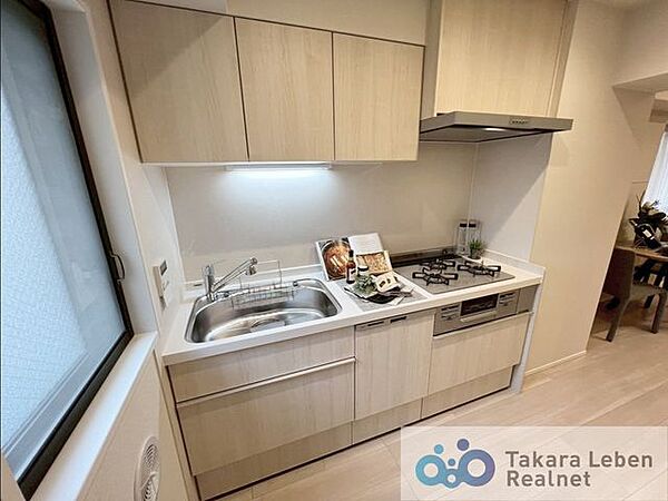 ご夫婦やご家族で並んでお料理ができるよう十分なスペースを確保しました。