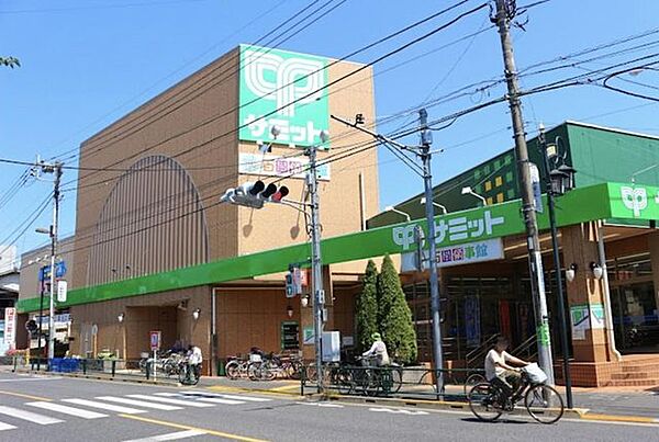 サミットストア成田東店 徒歩10分。 760m